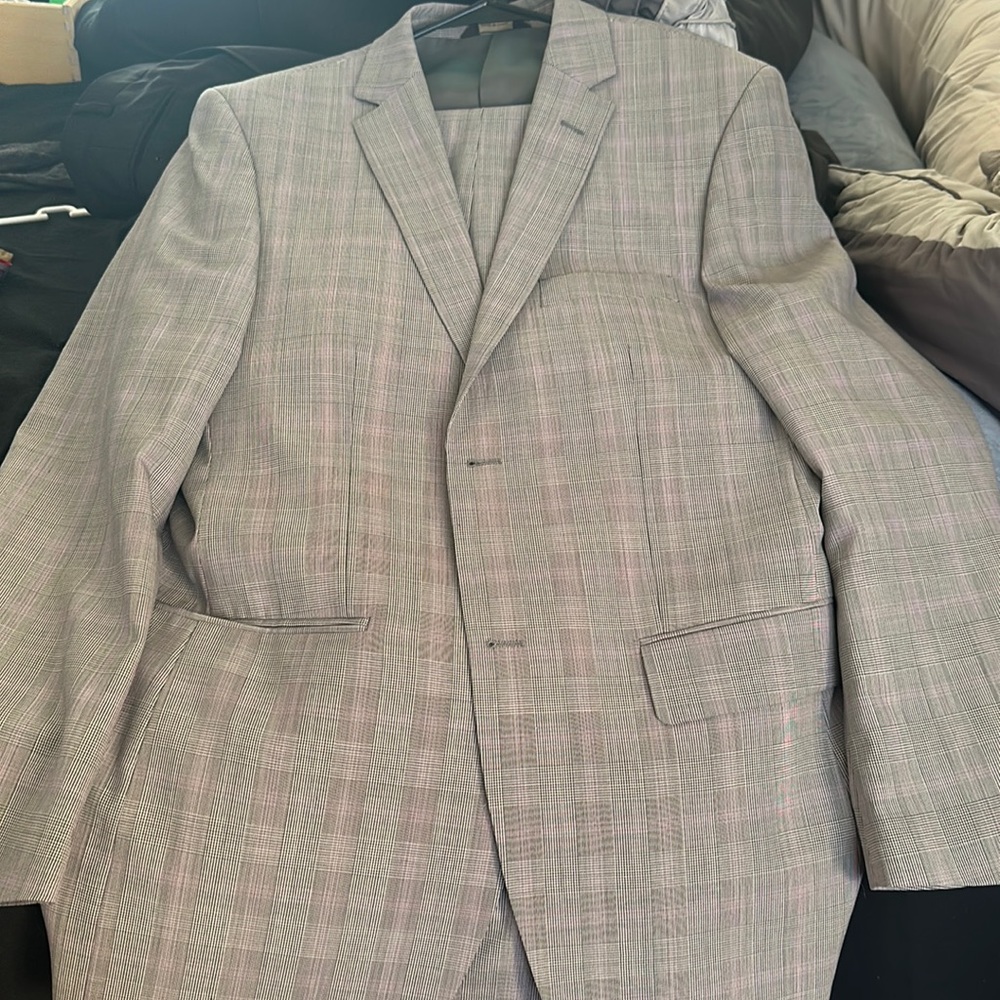 Men’s Giorgio grey/purple plaid 2 piece suit size 40 Regular